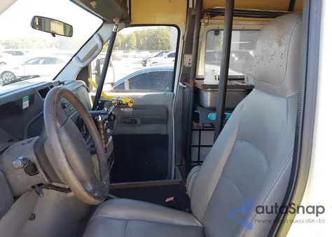 2009 Ford E-350 Super Duty Commercial/Recreational from USA, damaged, VIN 1FTDS34LX9DA56972